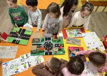 Проект на МОН подкрепя деца, родители и учители в детските градини