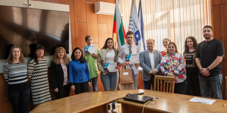 ТУ – Варна, отличи най-добрите програмисти