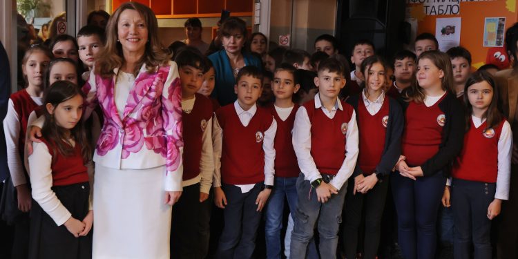 Лекарство срещу дезинформацията: В 15. СУ „Адам Мицкевич“ в София развиват умения за отсяване на информацията в интернет и рефлекс за проверка на нейната достоверност