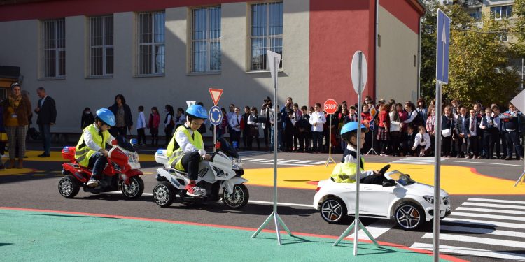 Одобрени са 22 национални програми за развитие на образованието с общ бюджет от 231 млн.лв.