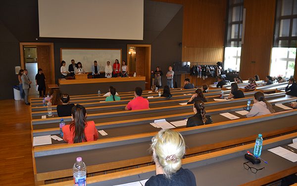 Анкетират студенти и преподаватели за актуализиране на Рейтинговата система