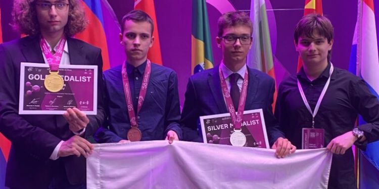 Пълен комплект медали за българските ученици от Международната Менделеева олимпиада