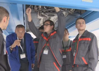 Пет висши училища въвеждат дуалното обучение