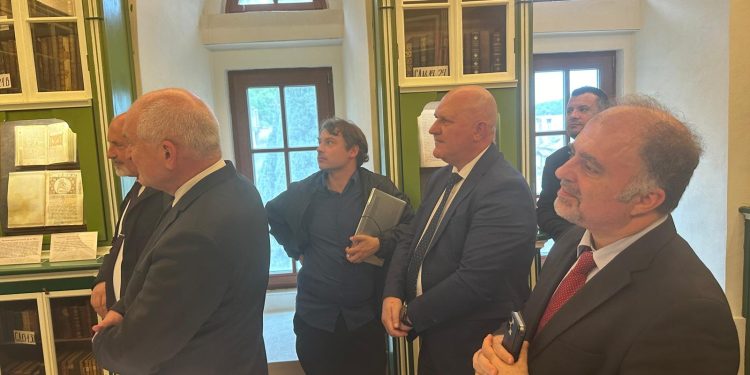 Ученици ще проучват българските следи на Света гора