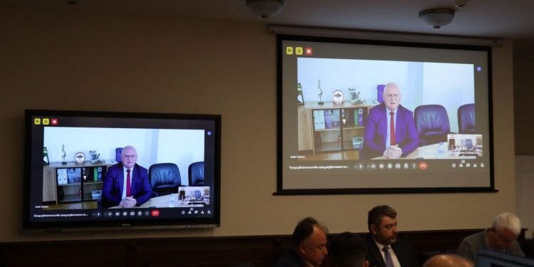 МОН подготвя два проекта за развитие на висшето образование