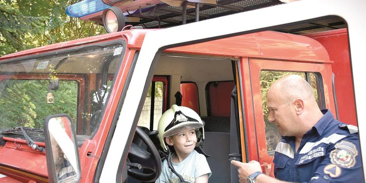 Снимка на броя: Школа по пожароприложен спорт „Огнеборец“