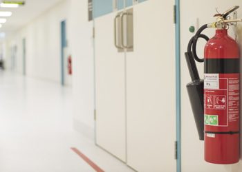 Директорите на училища изготвят проекти за пожарна безопасност