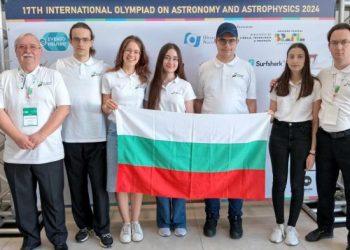 Петима представят България на Международната олимпиада по астрономия и астрофизика