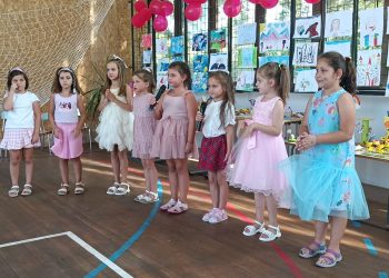 Малки художници в действие