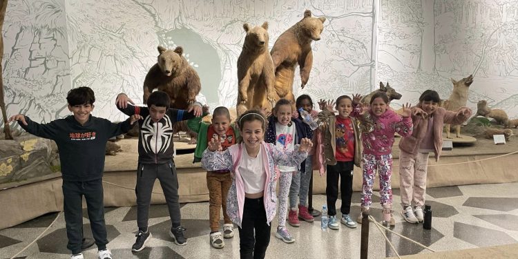 С уроци по пиано училището в Дебнево развива личностните качества на децата