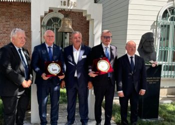 Министрите проф. Галин Цоков и Евтим Милошев откриха новата учебна година в българското неделно училище в Истанбул