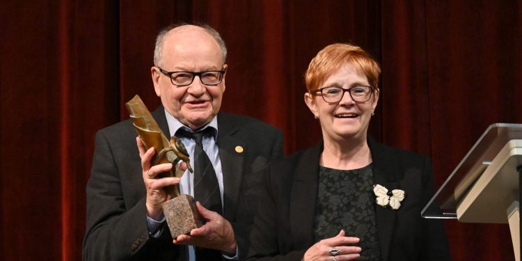 Ритуалният танц на пчелите