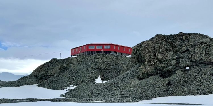 Българската антарктическа база "Св. Климент Охридски"