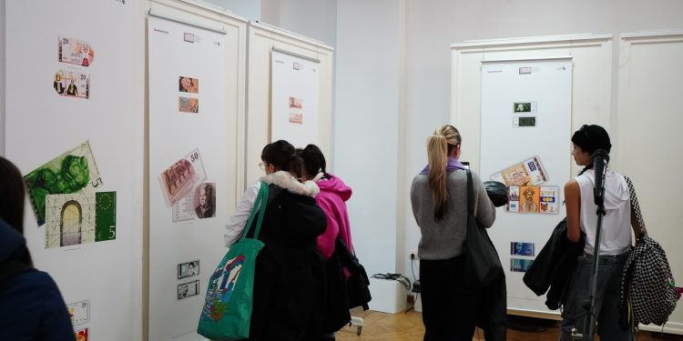 Уникална изложба „Студентски проекти на банкноти“ е открита в галерията на Националната гимназия за приложни изкуства „Св. Лука“ в София