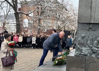 Служебният министър на образованието и науката проф. Галин Цоков участва в честванетo на 190-годишнината от създаването на Априловската гимназия в Габрово