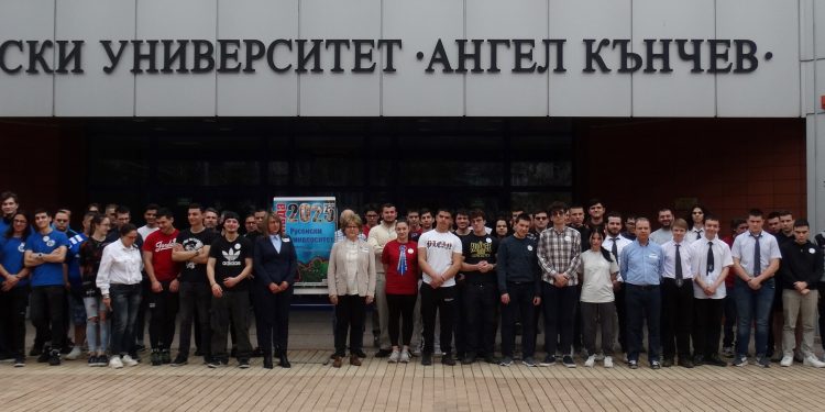 Отличия за най-добрите отбори в шестата Електрониада в Русенския