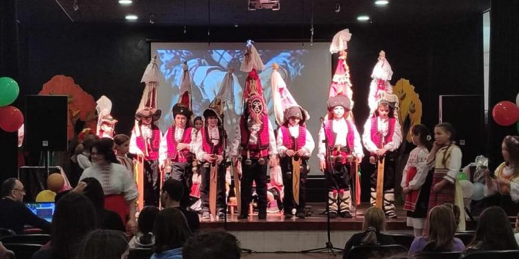 Третокласници пресъздават Сирни Заговезни