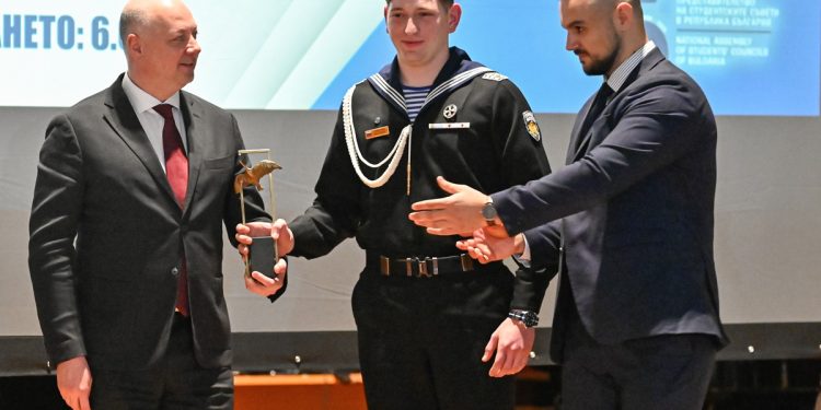 Отличиха най-добрите студенти за 2024 г.