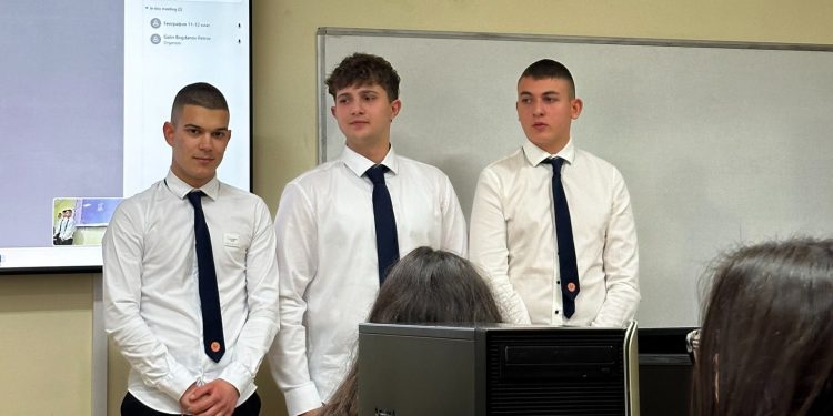 Първо място за ПМГ – Кюстендил, в конкурса „Пространство и време“