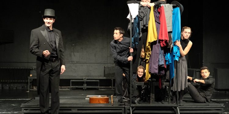 Дългочорапената торта