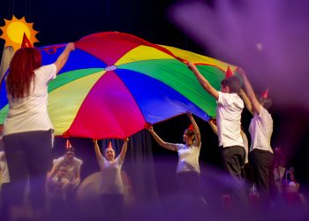 Талантливи деца със специални потребности с концерт в пловдивския Драматичен театър