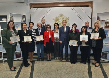 Десет учители с наградата „Константин Величков“ за принос към образованието