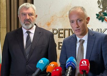 Министър Красимир Вълчев:  Важно е учителите да възпитават