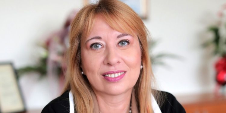 Д-р Елеонора Лилова, началник на Регионалното управление на образованието – София-град:  Мисията ни е да превърнем учителската професия в избор на сърцето и разума