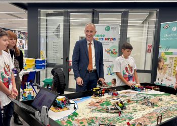 В ерата на изкуствения интелект обществените и природните науки помагат на децата да разбират света и технологиите, а изкуствата – да развиват креативността си“, заяви министърът на образованието и науката Красимир Вълчев