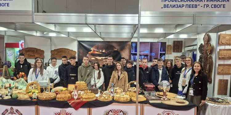 Ученици от ПГ „Велизар Пеев“ блестят с майсторство на международно изложение