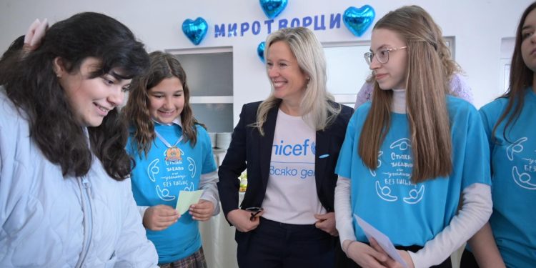 МОН и УНИЦЕФ заедно за по-безопасна онлайн среда за учениците