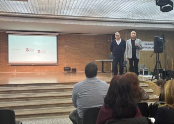 Създават училищни програми за четене с разбиране по национална програма