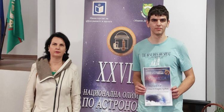 Карамфилка Патинова, носител на „Константин Величков“ за работа с ученици с изявени дарби: „Много е важна дисциплината в час!“