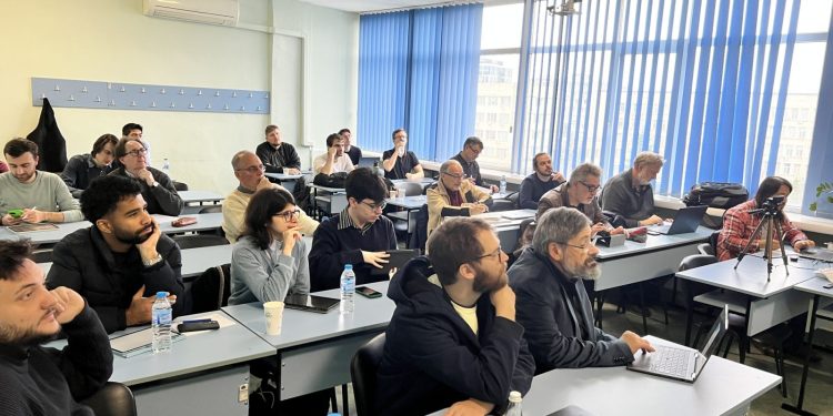 Млади учени от 16 държави работят в Международния център по математика към БАН