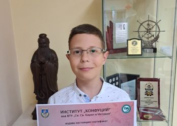 Осмокласникът в ППМГ „Акад. Никола Обрешков“ – Бургас, Божидар Тодоров е с афинитет към науките