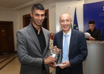 Образователният медиатор Ангел Илиев вярва, че независимо от произхода си, човек може да постигне всичко, за което мечтае