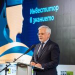 Заместник-министърът на образованието и науката акад. Николай Витанов отличи победителите в категория „Инвеститор в знанието“ на Годишните награди за отговорен бизнес