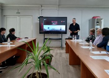 Екипи от 7 професионални гимназии участваха в семинар по програма „ДОМИНО 2“, чийто домакин беше Професионалната гимназия по транспорт и енергетика „Хенри Форд“ в София