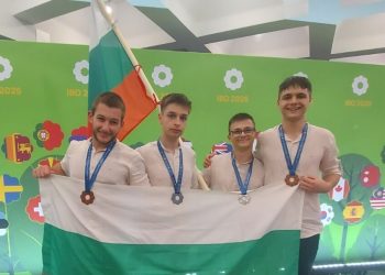 Сребро и бронз от Международната олимпиада по биология в Литва
