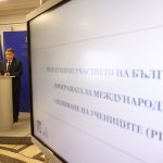 Резултатите от международното изследване PISA 2025 показват, че в българския образователен модел, такъв, какъвто е в момента, има проблем“, заяви министърът на образованието и науката проф. Георги Вълчев