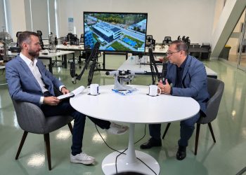 Проф. Найден Шиваров, директор на Националния STEM център, в Студио „Аз-буки“: В бъдеще всички деца ще трябва да развият умения за минимум две-три професии (ВИДЕО)