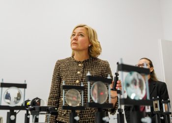 Заместник-председателят на Европейската комисия Хена Виркунен посети Националния STEM център в София